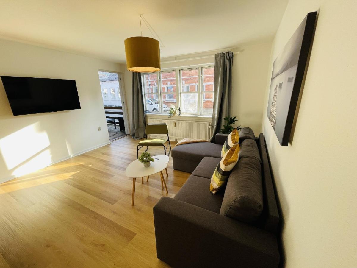 Aday - Central Terrace Apartment In Hjorring Exterior photo