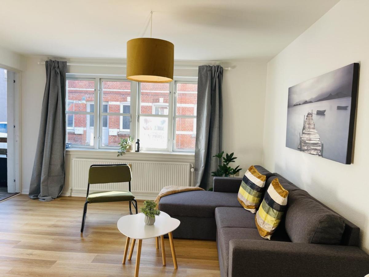 Aday - Central Terrace Apartment In Hjorring Exterior photo